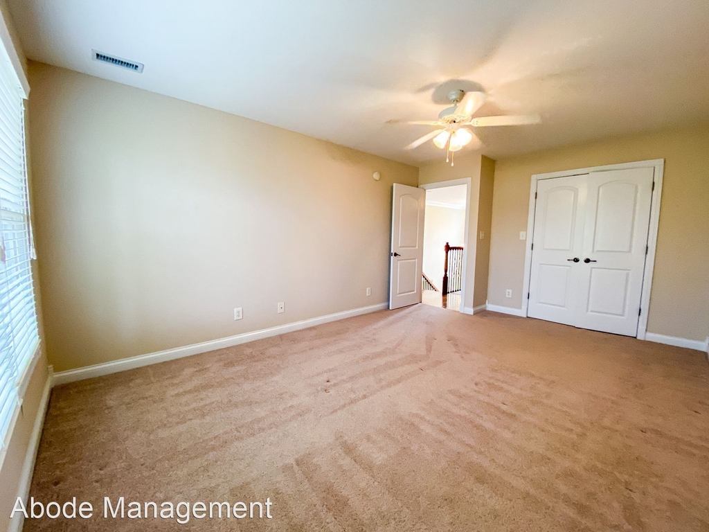 137 Clarendon Trce - Photo 23