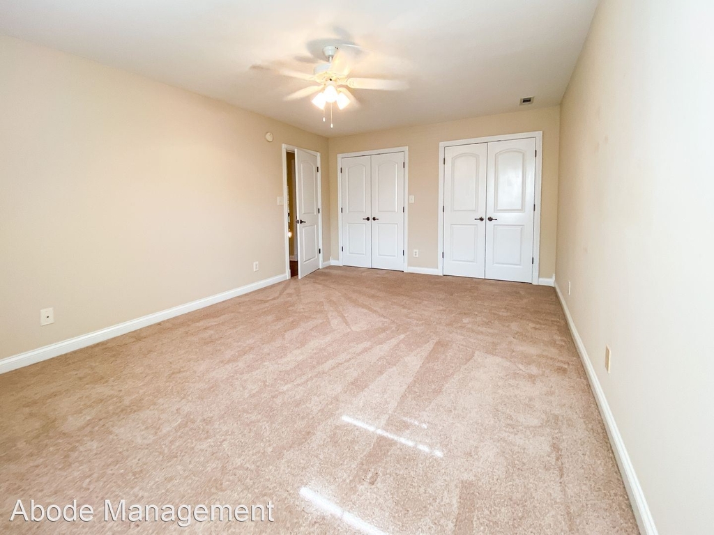 137 Clarendon Trce - Photo 24