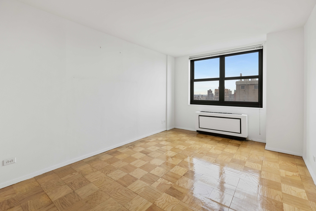 200 East 72nd Street - Photo 2