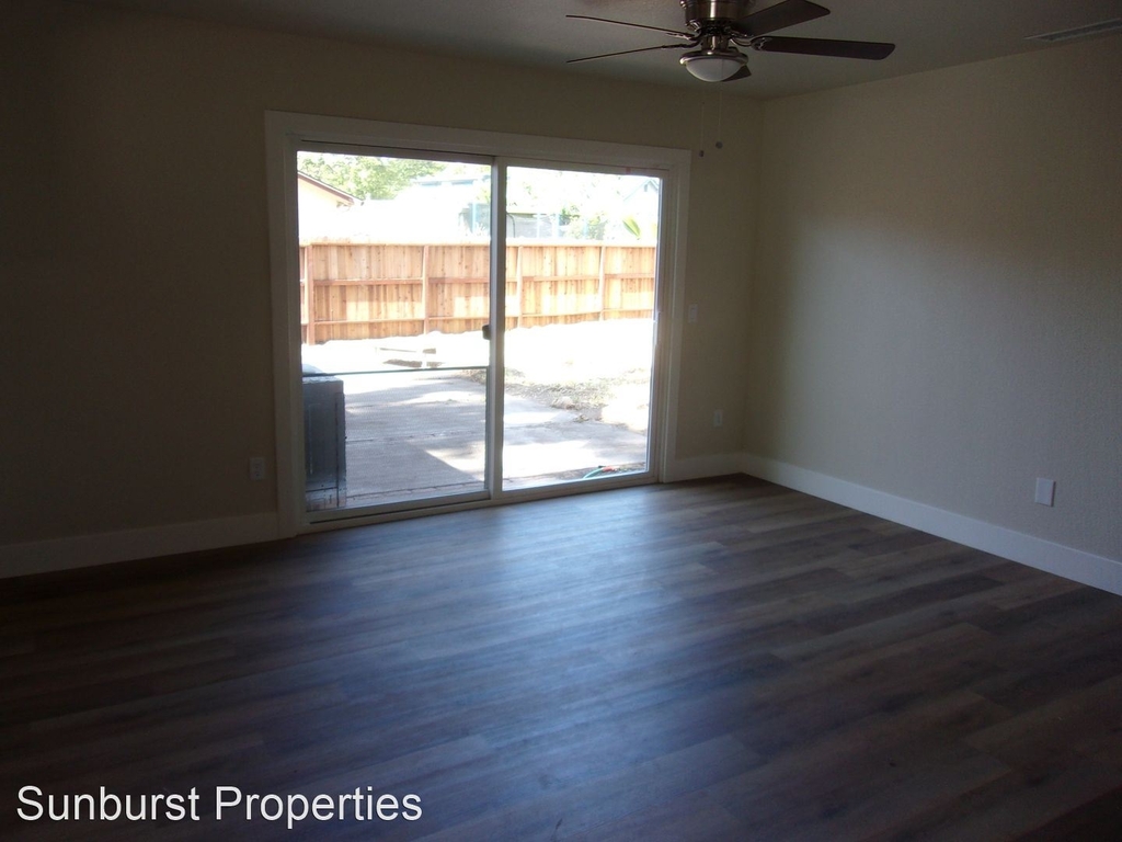 2765 Angeles Ct. - Photo 8