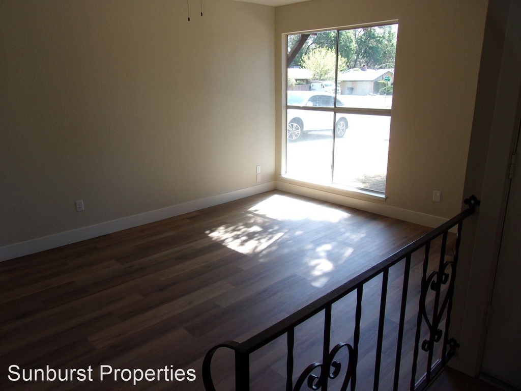 2765 Angeles Ct. - Photo 4