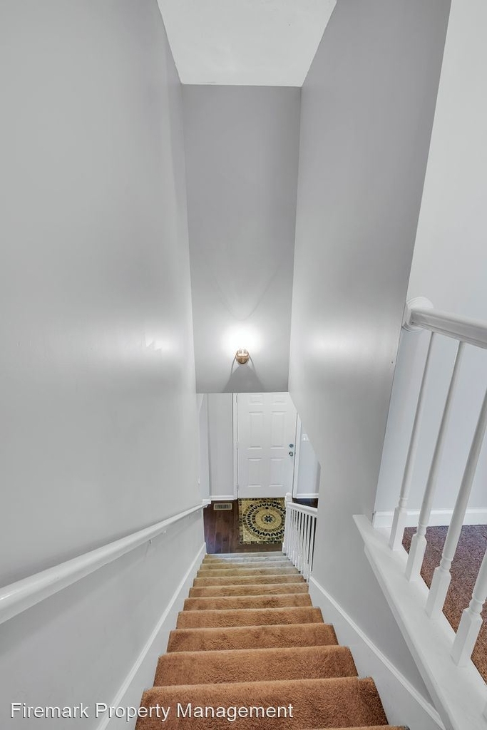 111 Edgewater Court - Photo 10