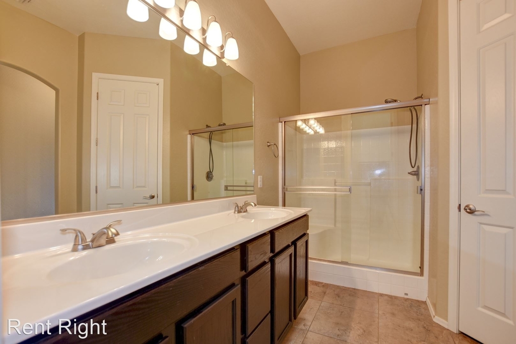 6758 E Arden Court - Photo 13