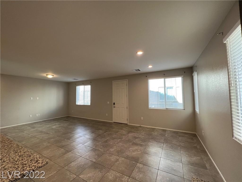 7232 Halo Falls Street - Photo 4