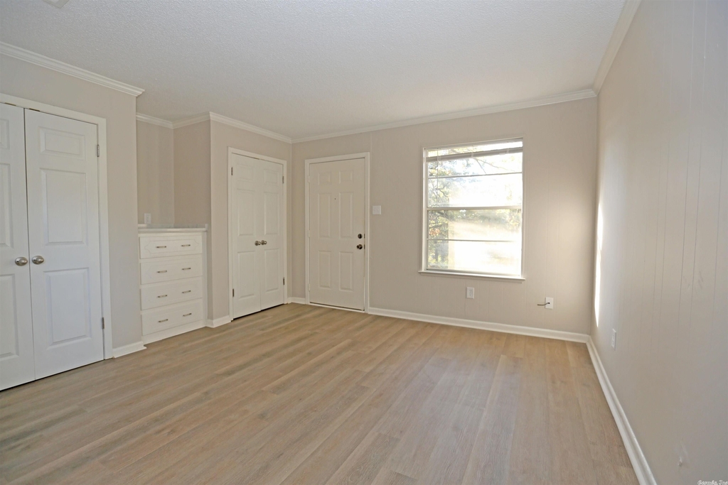 803 N Van Buren   #1 - Photo 5