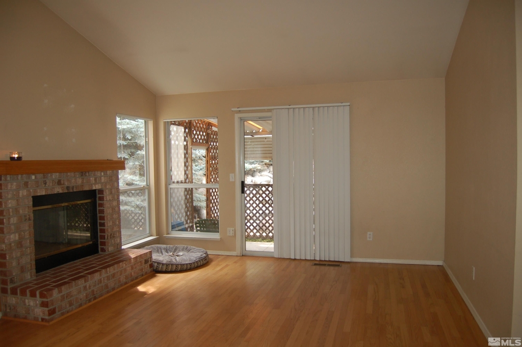 923 Edgecliff Drive - Photo 8