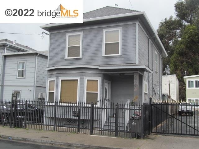 2807 Filbert - Photo 2