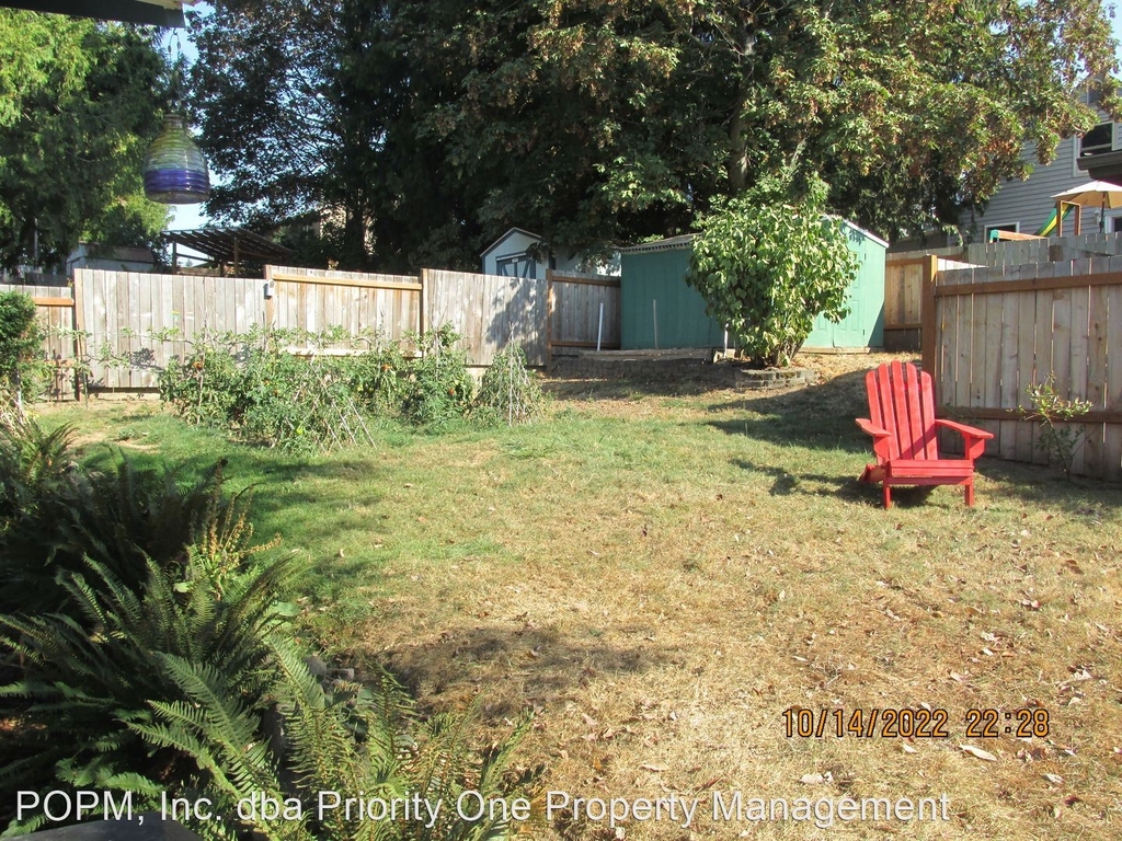 11530 Se 48th Ave. - Photo 10