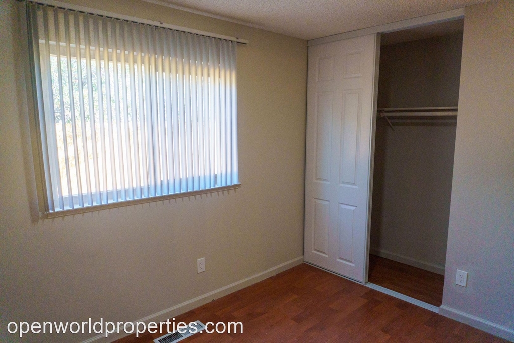 2105 Greenwood Place - Photo 3