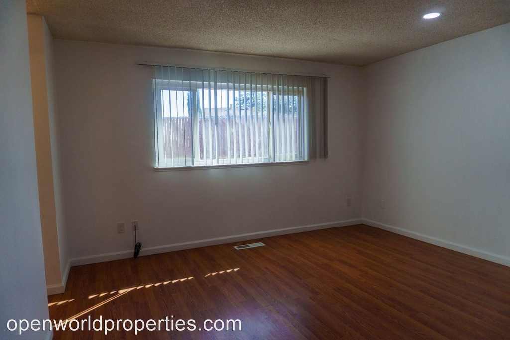 2105 Greenwood Place - Photo 6