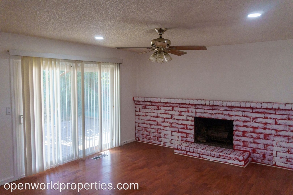 2105 Greenwood Place - Photo 14