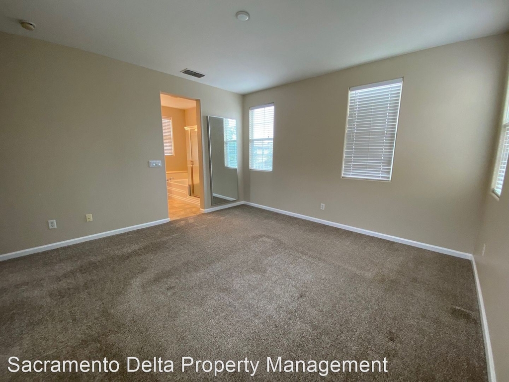 721 Wapello Circle - Photo 30