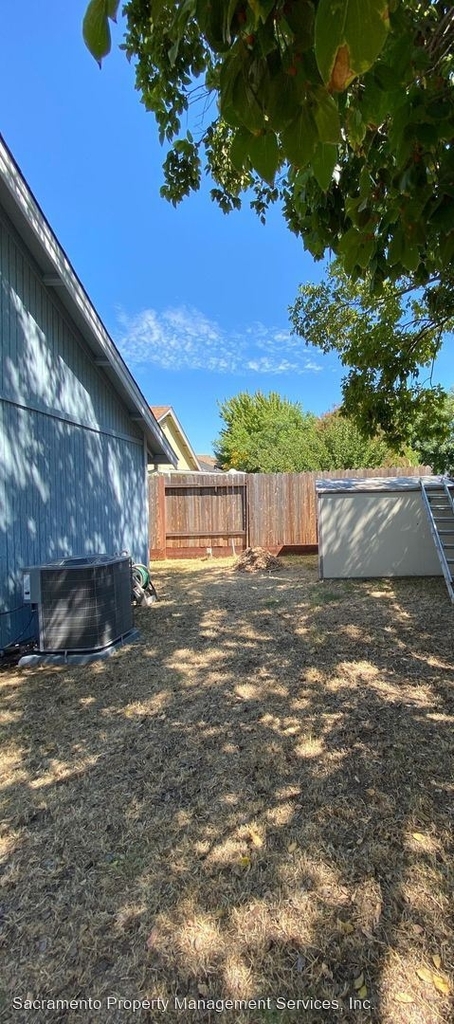 312 Sumatra Drive - Photo 21