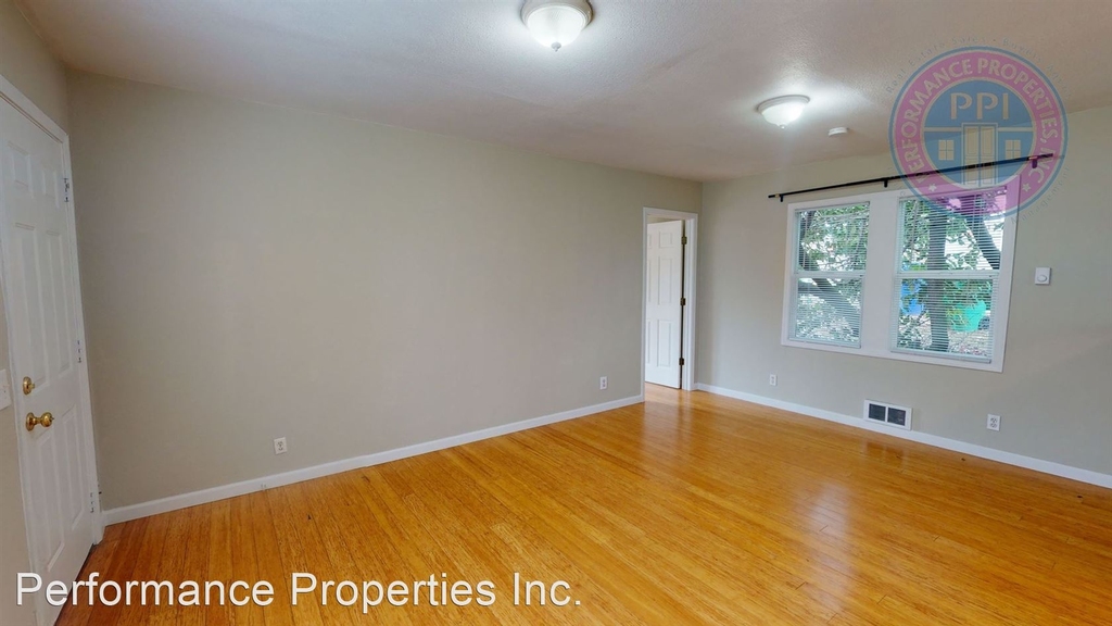 4308 & 4314 Ne 15th Avenue - Photo 2