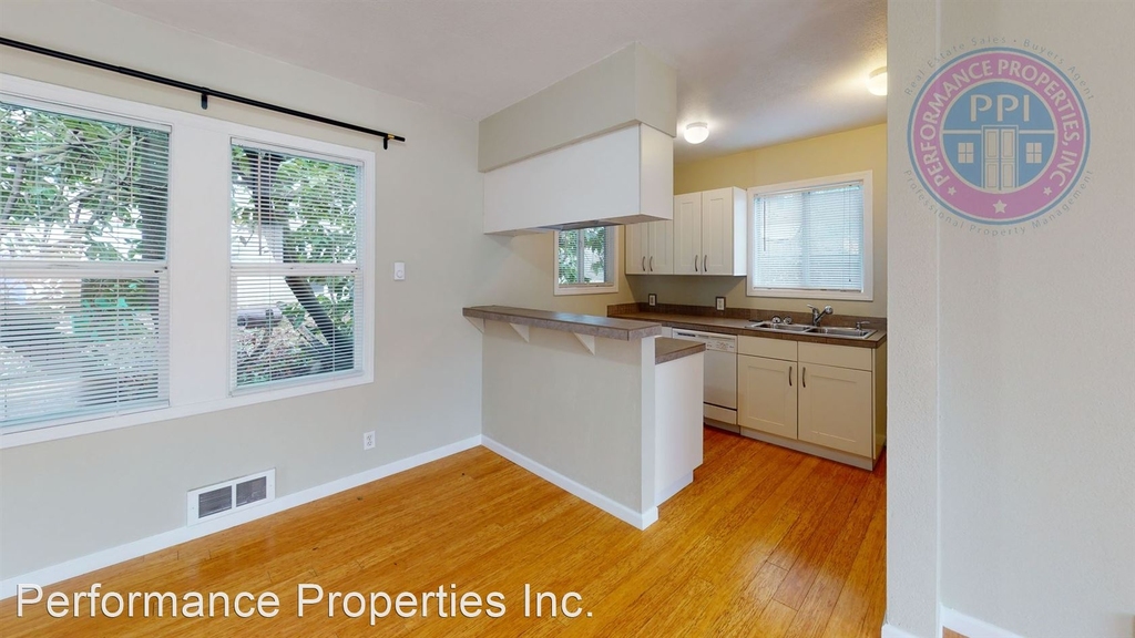 4308 & 4314 Ne 15th Avenue - Photo 8