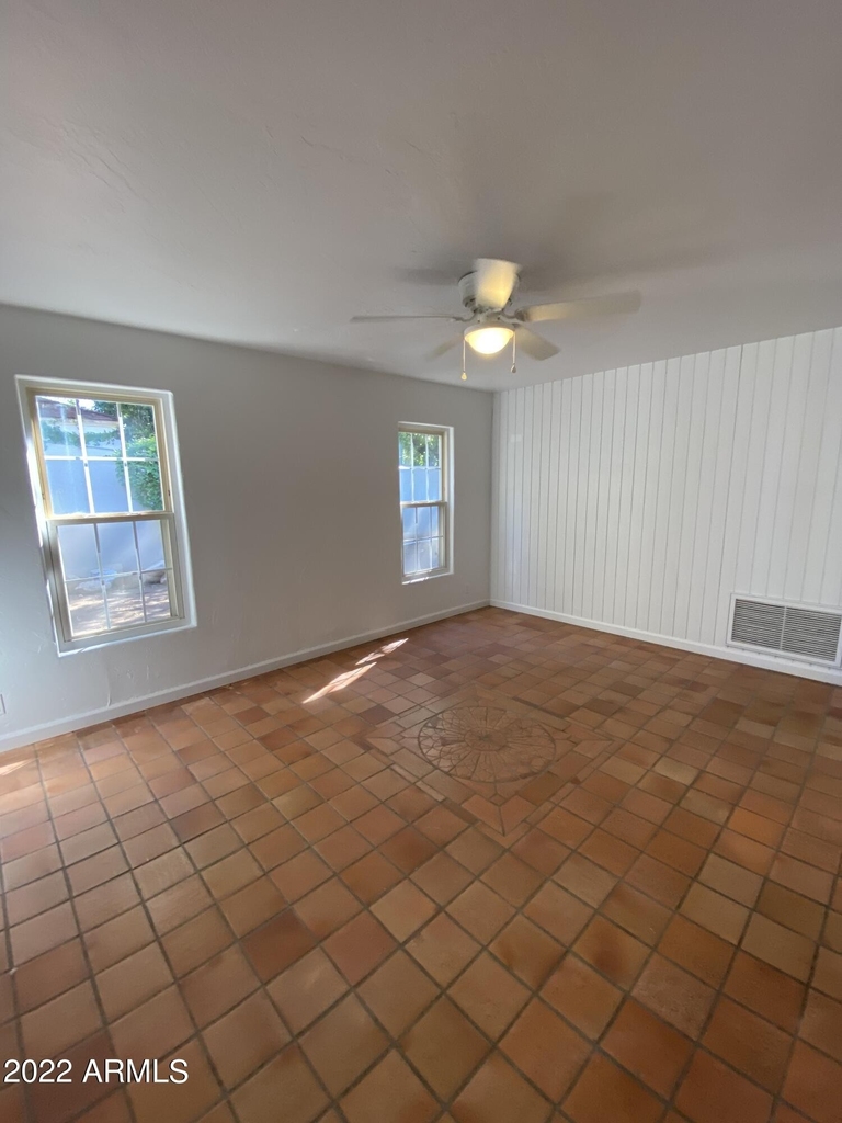 27 W Georgia Avenue - Photo 10