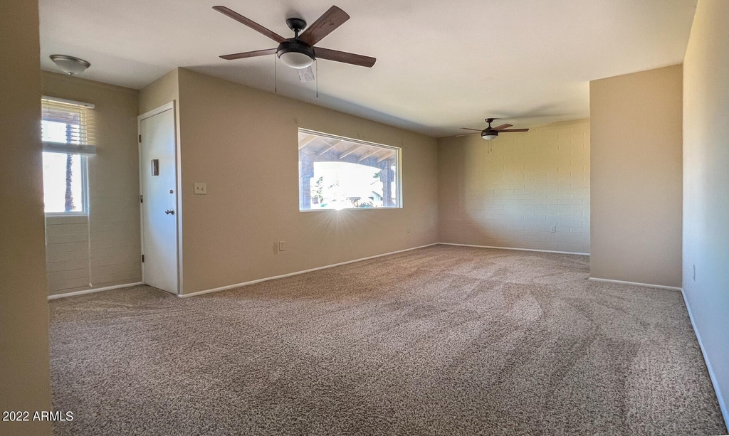 10124 W Palmer Drive - Photo 11