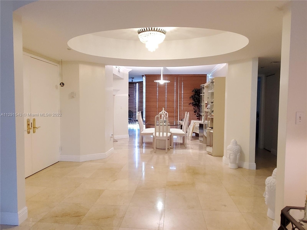 19333 Collins Ave - Photo 31