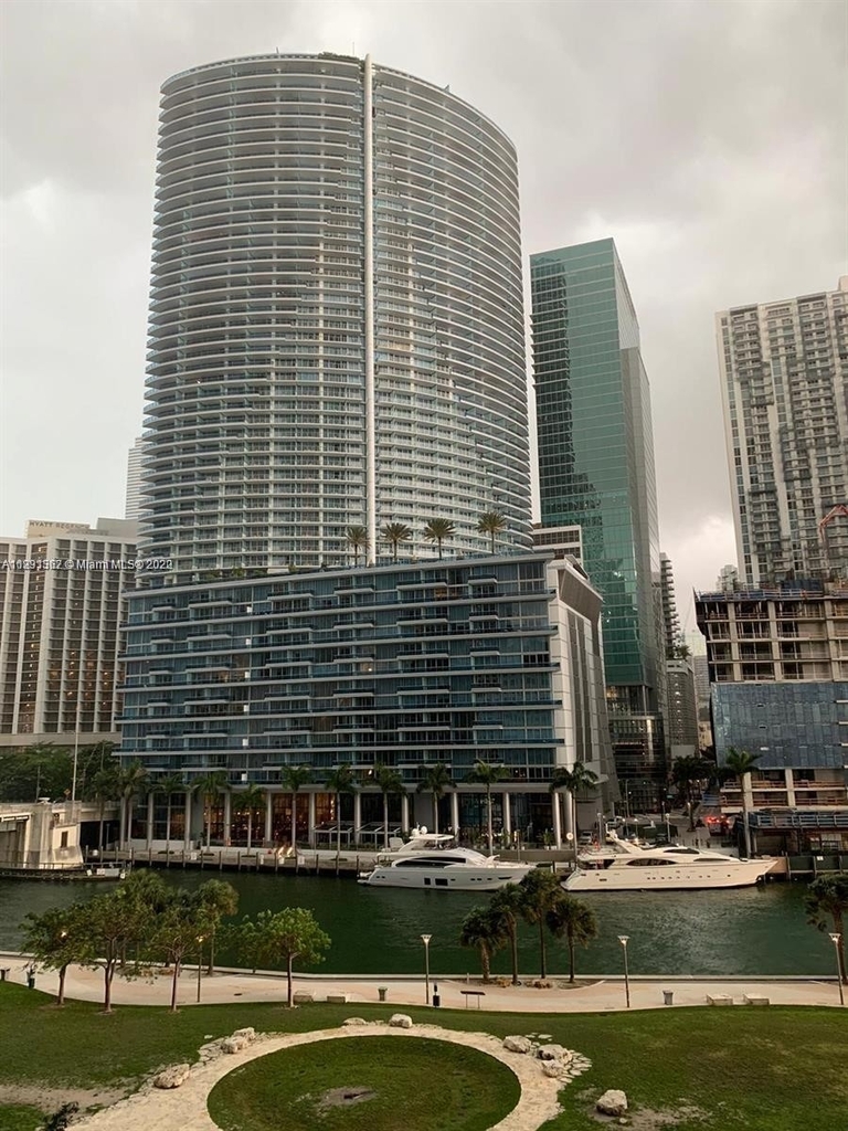 475 Brickell Ave - Photo 2