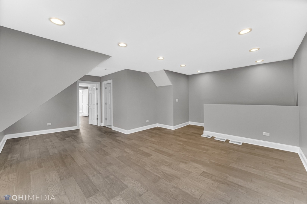 3755 W Dickens Avenue - Photo 10