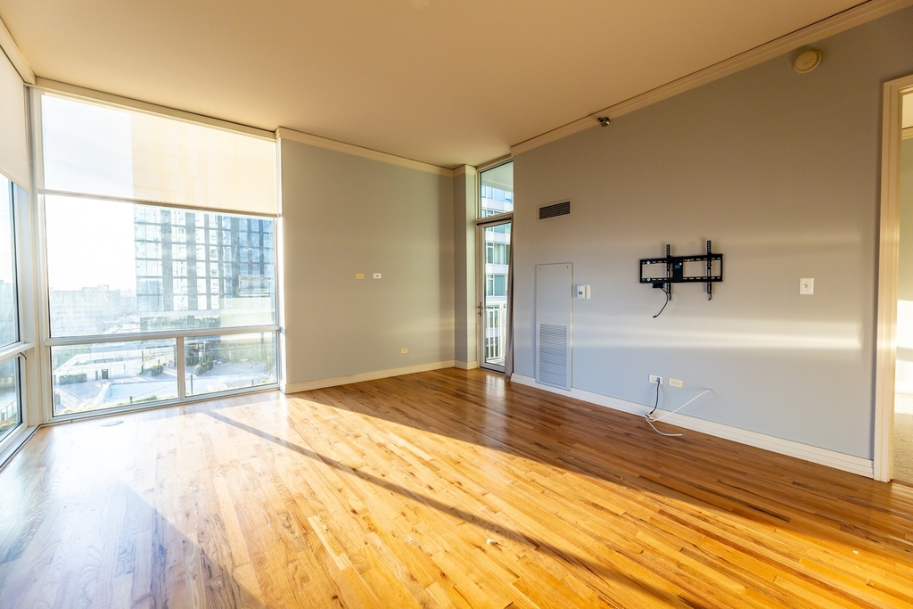 170 W Polk Street - Photo 7