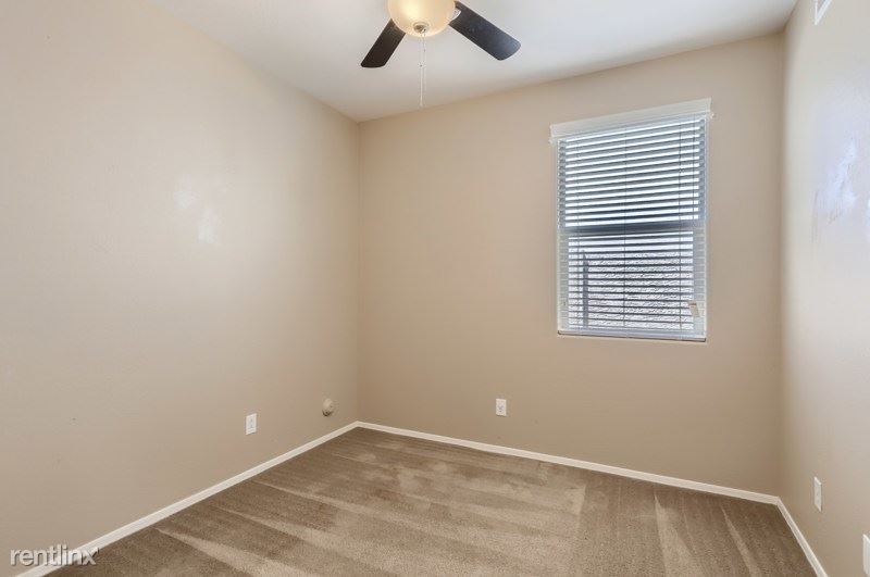 2318 S 100th Lane - Photo 3