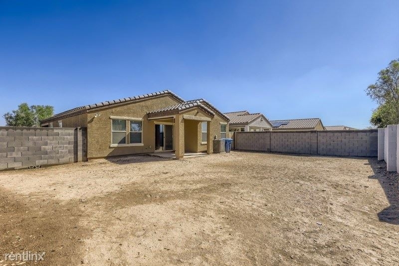 25639 W Milada Drive - Photo 10