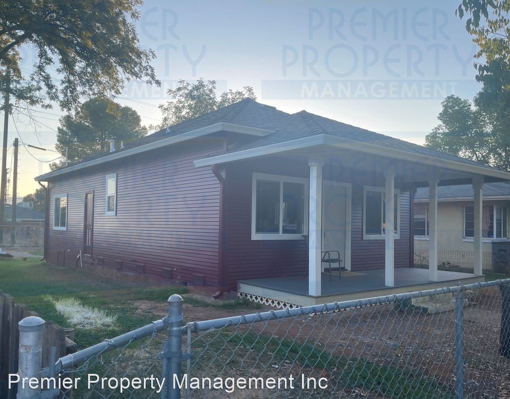 2591 Brown Ave - Photo 1