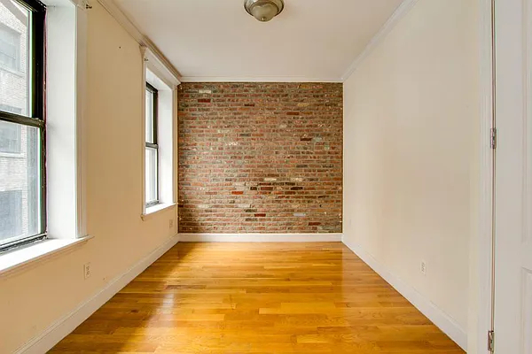 340 East 18th Street - Photo 5