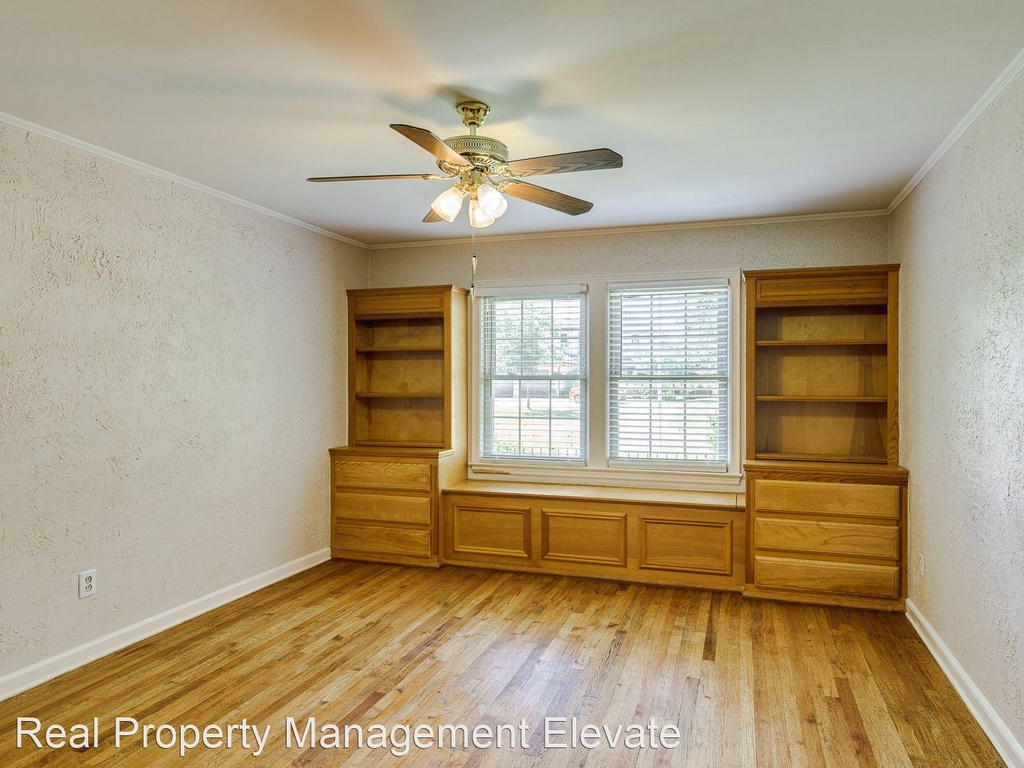 1817 Guilford Lane - Photo 3