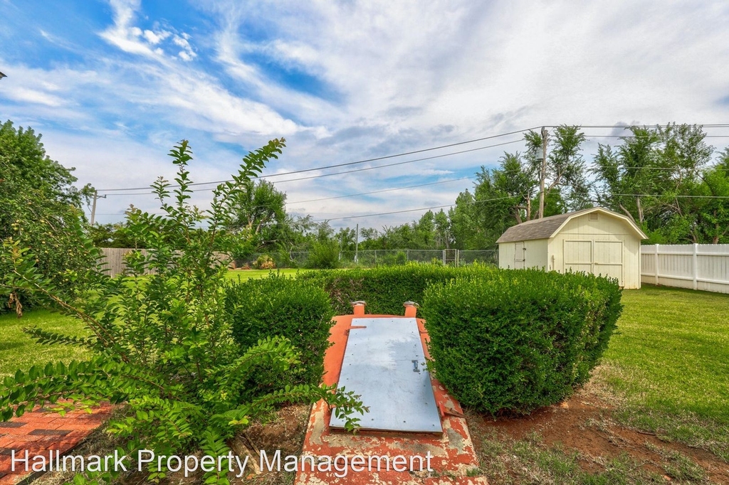 1907 E Ensey Terrace - Photo 23