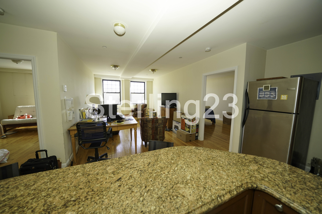 14-31 Astoria Boulevard - Photo 15