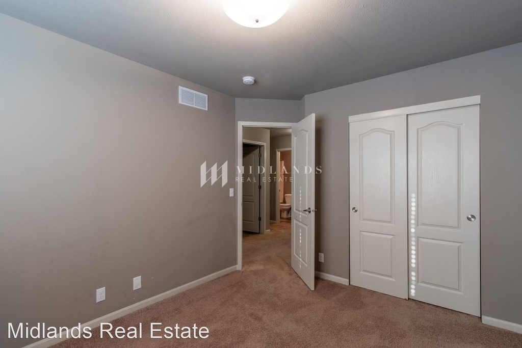 13709 S 44th St - Photo 12