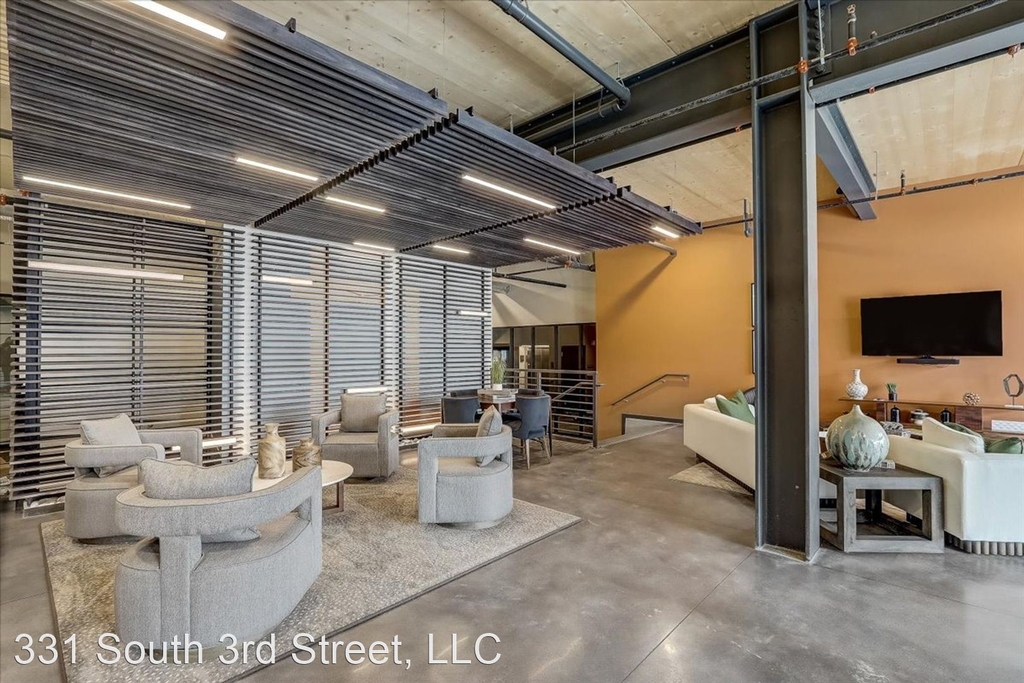 300 West Florida Street - Photo 14