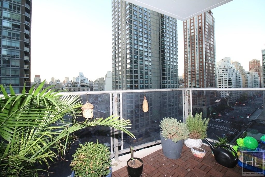 200 East 64th Street - Photo 1