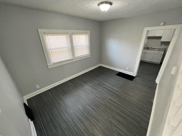 3258 Winthrop Avenue - Photo 10