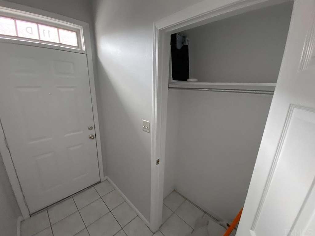 111 E 6th Street - Photo 5