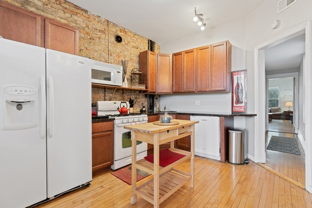 3807 N Clark Street - Photo 1