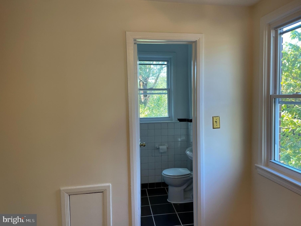 610 Ritchie Avenue - Photo 18