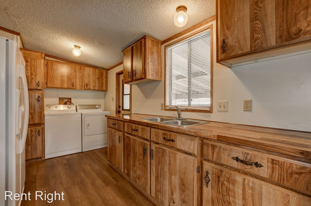 3060 Emerson Drive - Photo 11