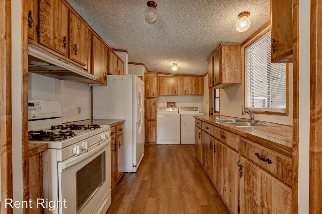 3060 Emerson Drive - Photo 9