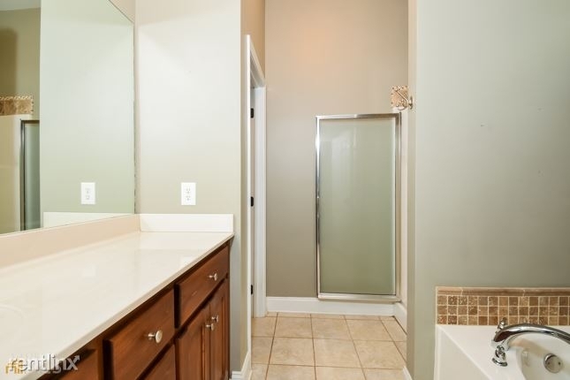 643 R Royal Crest Court - Photo 45