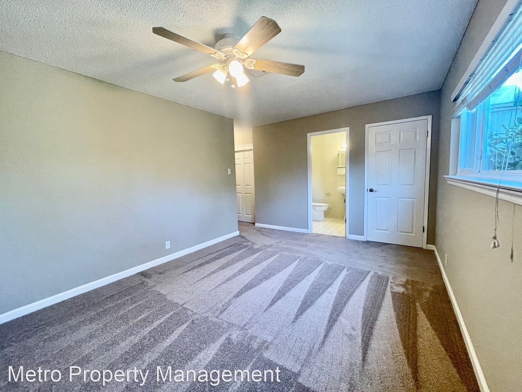 4882 Sutcliff Ave - Photo 11