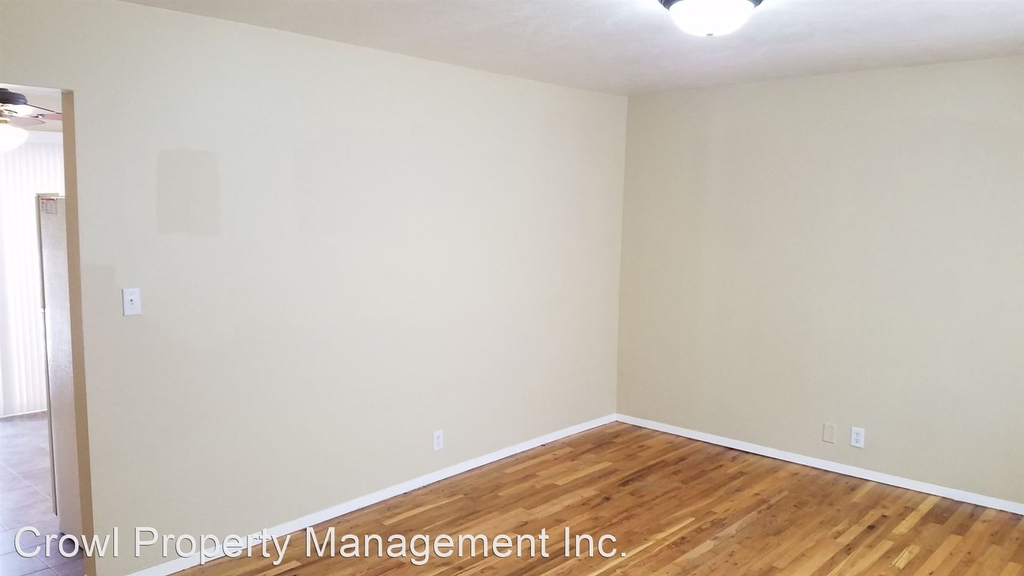 212 W Florence Ave - Photo 1