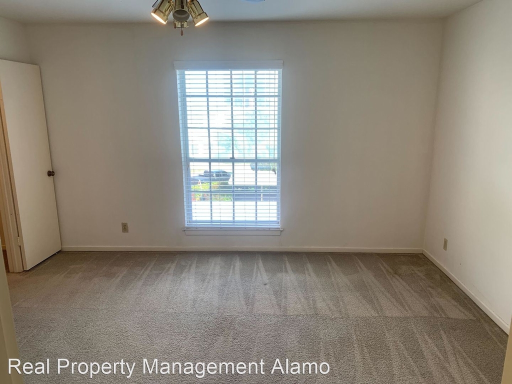 8401 North New Braunfels Avenue Unit 212 - Photo 10