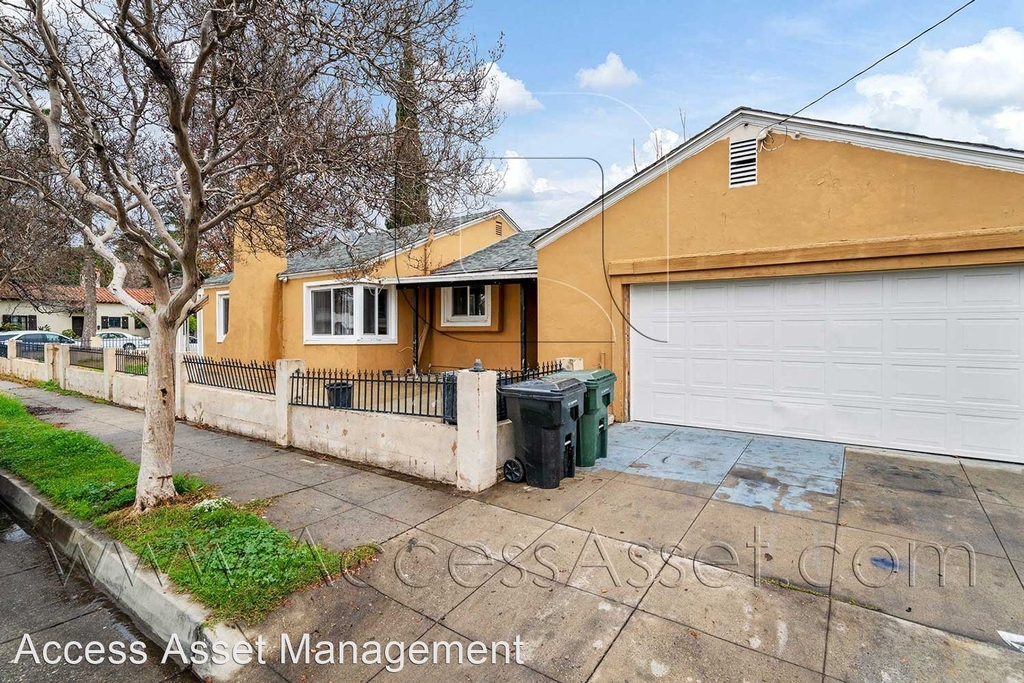 395 W 24th St - Photo 20