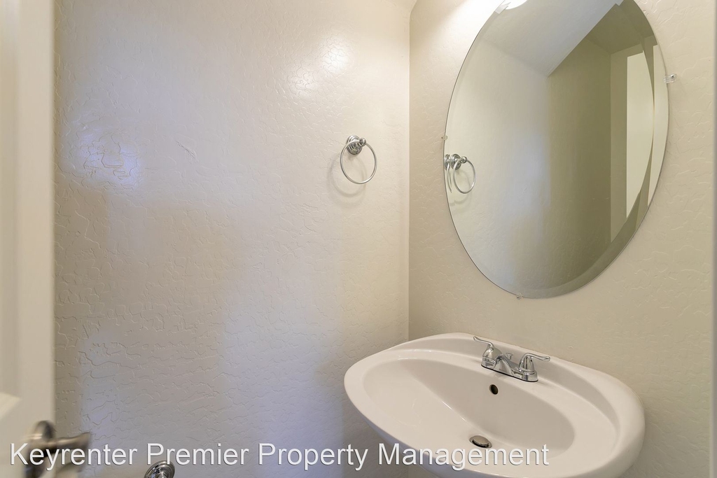 22507 N 31st Ave, Unit #9 - Photo 21