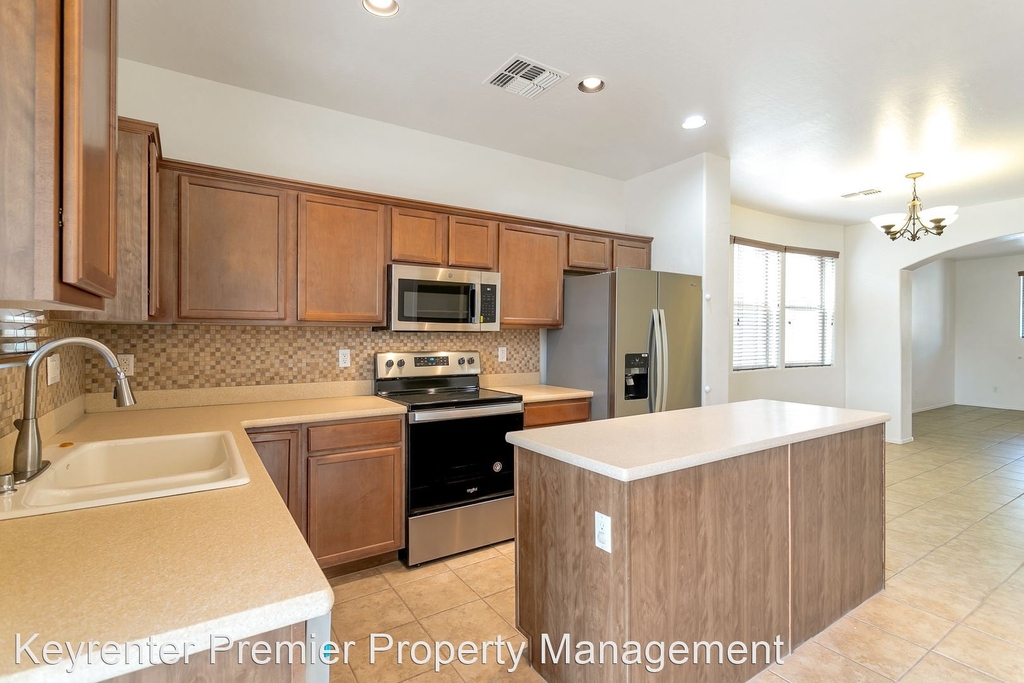 22507 N 31st Ave, Unit #9 - Photo 4