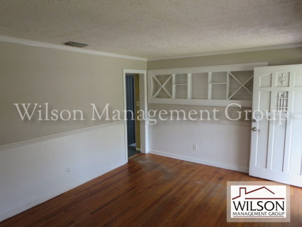 2408 Drake Drive - Photo 3