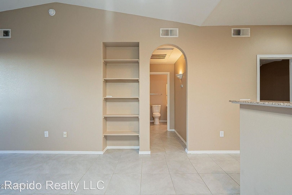 2929 W Yorkshire Dr Unit 2071 - Photo 8